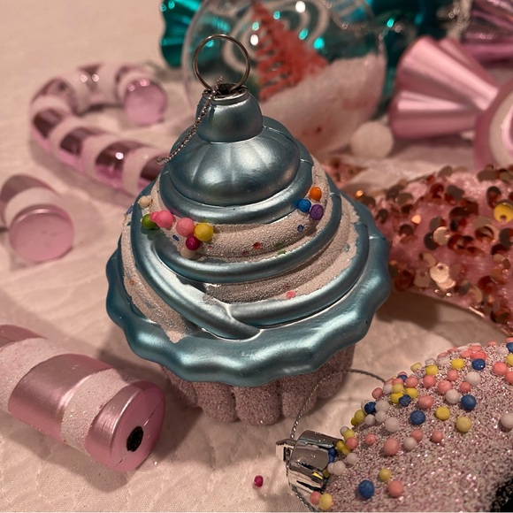 Pastel Christmas Ornaments - Picture 4 of 4